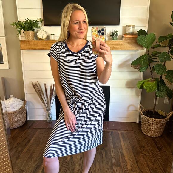 Velvet by Graham & Spencer Linen Blend Striped Twist Front Dress Navy White - Picture 1 of 9